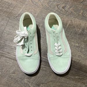 Brand new pair of Vans, Cute color never worn, doesn’t fit me got size